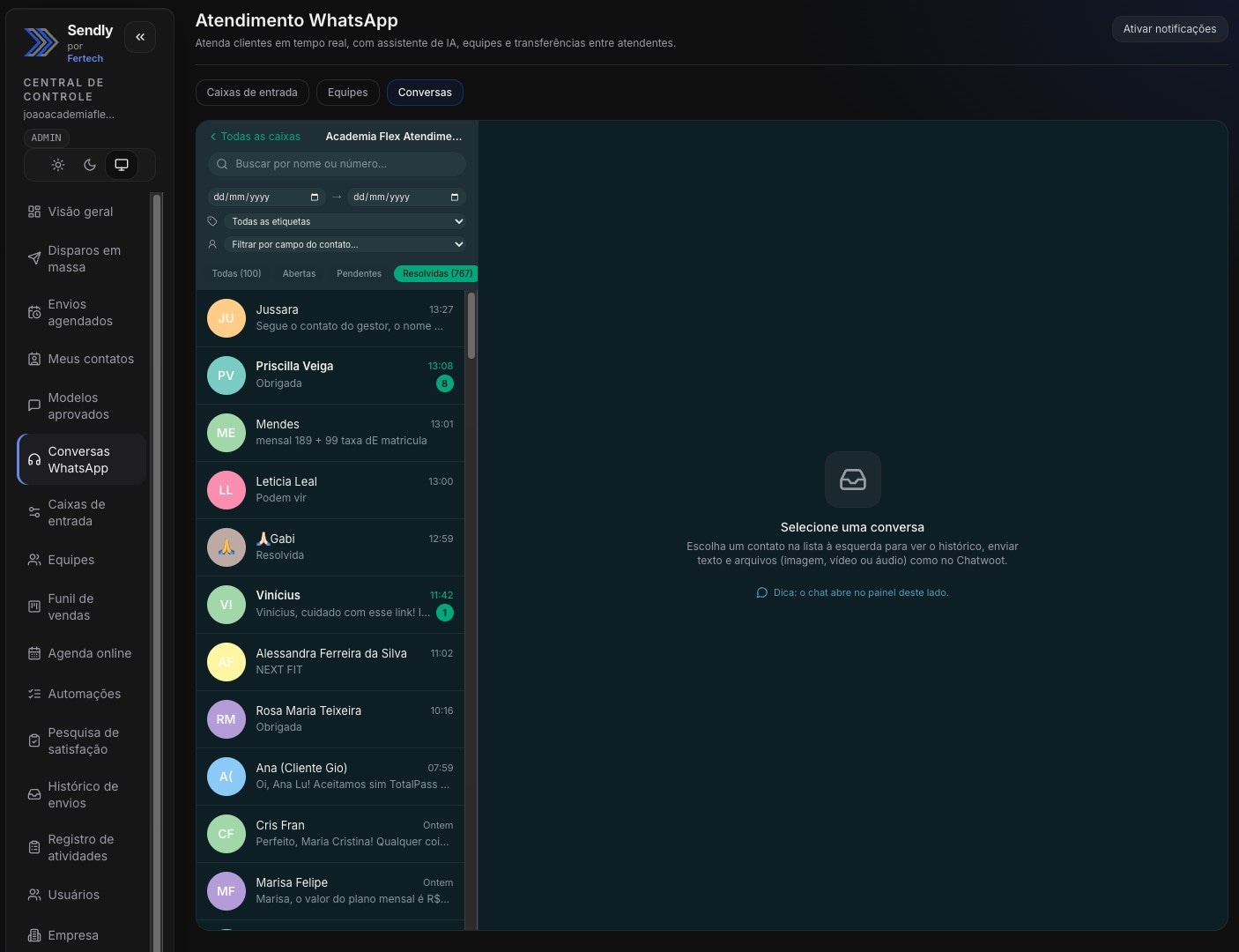 Painel de conversas do Sendly mostrando atendimento pelo WhatsApp